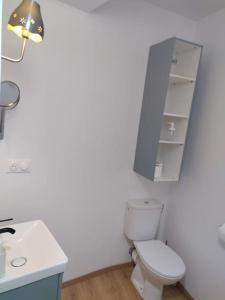 Koupelna v ubytování Appartement calme neuf équipé