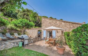 Vonkajšia záhrada v ubytovaní 3 Bedroom Cozy Home In Taulis