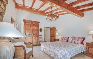 Posteľ alebo postele v izbe v ubytovaní 3 Bedroom Cozy Home In Taulis