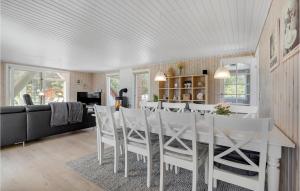 Η κουζίνα ή μικρή κουζίνα στο Holiday Home Koubjerg Rømø Ii