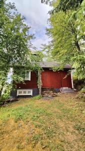 Κήπος έξω από το Vääksyn Mummola