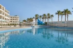 Bazén v ubytování Flow Spectrum Resort Sahl Hasheesh nebo v jeho okolí