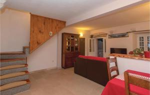 Posedenie v ubytovaní Two-Bedroom Holiday Home In Orebic