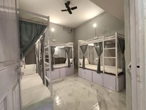 Mohit Paying Guest House客房内的一张或多张床位