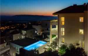 Bazén v ubytovaní Cozy Home In Makarska With Sauna alebo v jeho blízkosti