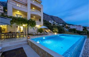 Bazén v ubytovaní Cozy Home In Makarska With Sauna alebo v jeho blízkosti