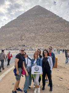 Επισκέπτες που μένουν στο garden pyramid view