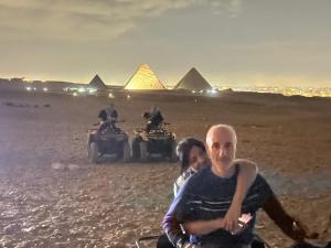 Επισκέπτες που μένουν στο garden pyramid view