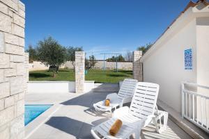 Bazén v ubytovaní Villa Lux Casa Histria 2 alebo v jeho blízkosti