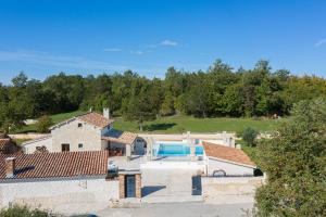 Bazén v ubytovaní Villa Lux Casa Histria 2 alebo v jeho blízkosti