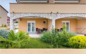 Zahrada ubytování Four-Bedroom Holiday Home In Vodnjan
