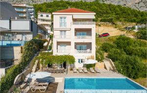 Bazén v ubytovaní Cozy Home In Makarska With Sauna alebo v jeho blízkosti
