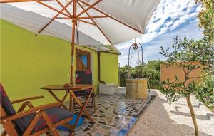 Vonkajšia záhrada v ubytovaní Holiday Home Peroj I
