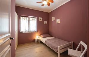 Postel nebo postele na pokoji v ubytování 3 Bedroom Beautiful Home In Krnica