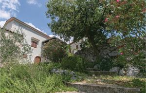 En have udenfor 1 Bedroom Pet Friendly Home In Zagorje + 21 billeder