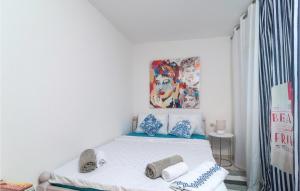 Posteľ alebo postele v izbe v ubytovaní Cozy Home In Hrvace With Jacuzzi