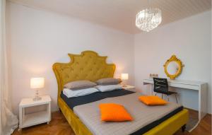 Posteľ alebo postele v izbe v ubytovaní Cozy Home In Hrvace With Jacuzzi