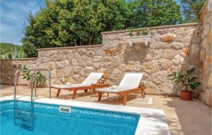 Πισίνα στο ή κοντά στο Holiday Home Prizba Iii Cr