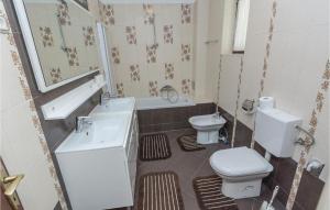 Kúpeľňa v ubytovaní Holiday Home V,ulica,Br, I