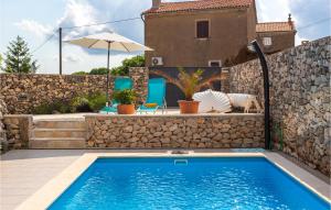 Der Swimmingpool an oder in der Nähe von Villa Ala