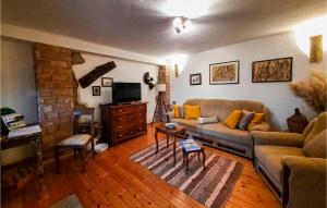 Telewizja i/lub zestaw kina domowego w obiekcie Beautiful Home In Lovran With Wifi