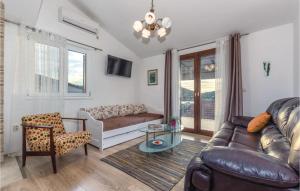 Posedenie v ubytovaní Holiday Home Vinisce Pod Balankinu