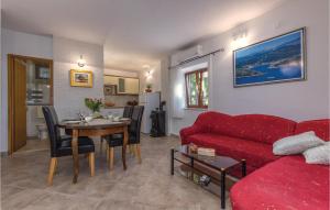 Kuchyňa alebo kuchynka v ubytovaní Holiday Home Vinisce Pod Balankinu