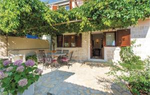 Vonkajšia záhrada v ubytovaní Holiday Home Vinisce Pod Balankinu