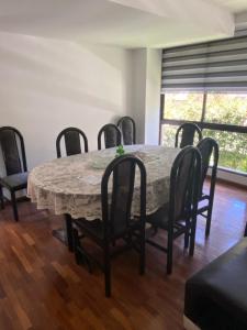 Χώρος καθιστικού στο Zona sur apartamento Calacoto centro 3 dormitorios +3 φωτογραφίες