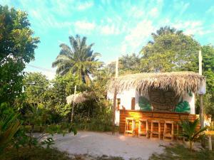Taman di luar HOSTEL & CAMPING Boipeba SURF