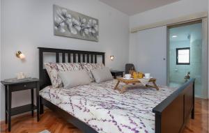 Posteľ alebo postele v izbe v ubytovaní 3 Bedroom Villa In Pula