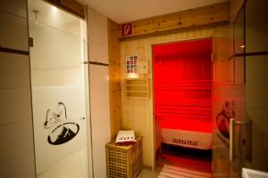 Bilik mandi di Alphotel Mittersill # inklusive Sommercard #