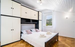 Posteľ alebo postele v izbe v ubytovaní Amazing Home In Slano With Kitchen