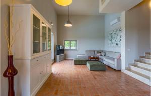 Χώρος καθιστικού στο Nice Home In Vizinada With Kitchen