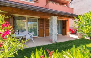 Zahrada ubytování Two-Bedroom Holiday Home In Banjole