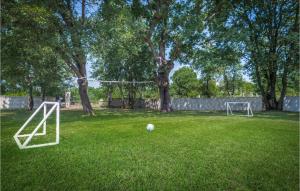 Vonkajšia záhrada v ubytovaní Two-Bedroom Holiday Home In Vodnjan