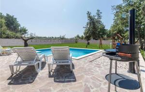 Bazén v ubytovaní Two-Bedroom Holiday Home In Vodnjan alebo v jeho blízkosti