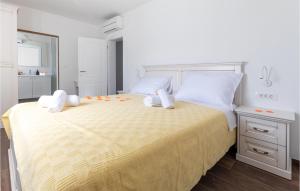 Voodi või voodid majutusasutuse Awesome Home In Klek With Wifi toas +50 fotot