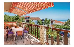 Balkón alebo terasa v ubytovaní 3 Bedroom Cozy Apartment In Crikvenica
