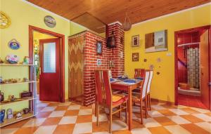 Fotografia z galérie ubytovania 3 Bedroom Cozy Apartment In Crikvenica v destinácii Crikvenica