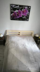 Posteľ alebo postele v izbe v ubytovaní Sv & Angel Apartment