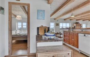 Cucina o angolo cottura di Stunning Apartment In Skårup Fyn