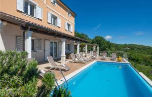 Πισίνα στο ή κοντά στο Villa Kalina