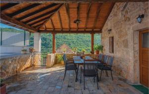 Rõdu või terrass majutusasutuses Beautiful Home In Krivodol With Wifi