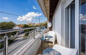 Balkón alebo terasa v ubytovaní 2 Bedroom Gorgeous Home In Karlobag