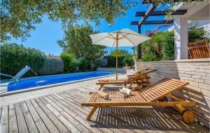 Πισίνα στο ή κοντά στο Gorgeous Home In Liznjan With Wifi