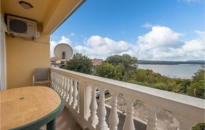Balkón alebo terasa v ubytovaní 5 Bedroom Stunning Home In Crikvenica