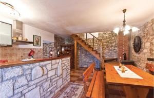 Posedenie v ubytovaní Holiday Home Stifanici Iii