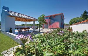 Vonkajšia záhrada v ubytovaní Holiday Home Dubrava Tisnjanska 32