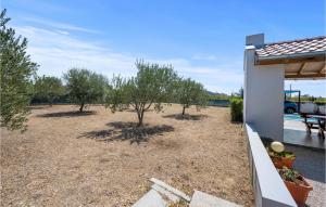 Vonkajšia záhrada v ubytovaní Holiday Home Dubrava Tisnjanska 32